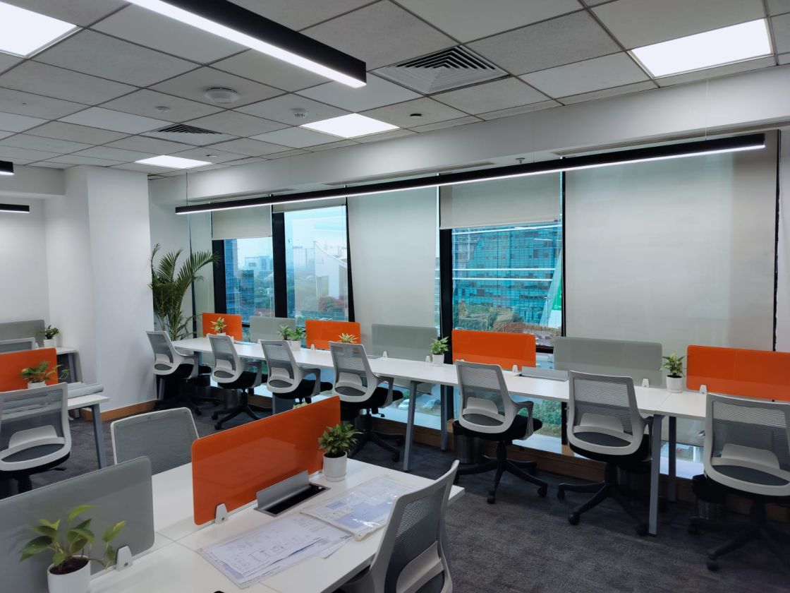 Custom office interior by Synq.Work